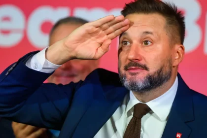 Minár: Vallovi mohol pomôcť posledný prieskum