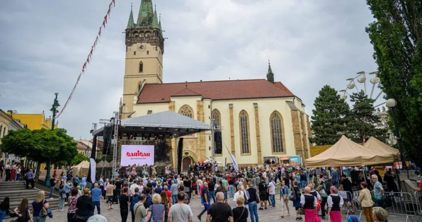 Obce by mohli platiť za hudbu na podujatiach jednoduchšie, inšpirovali sa českým modelom