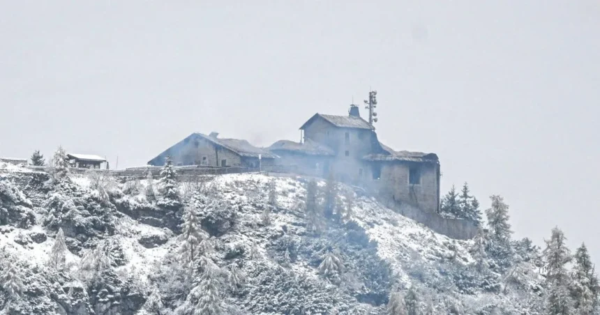 Požiar zničil veľkú časť Orlieho hniezda, bývalého sídla nacistického vodcu Hitlera