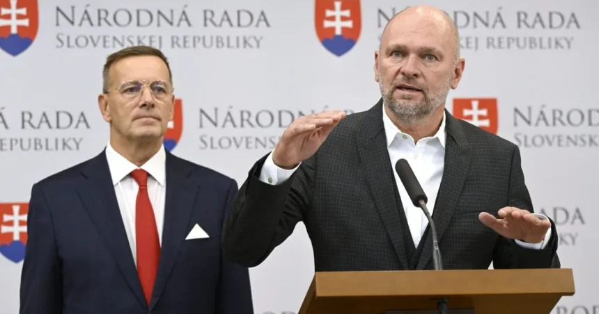 Prieskum: Víťazom Smer, Kollár po spojení so Sulíkom výrazne poskočil