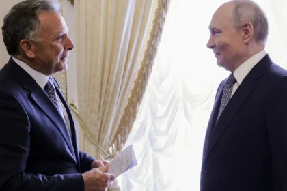 Trumpov vyslanec nazval Putina humanistom. Pobúril Ukrajinu aj USA