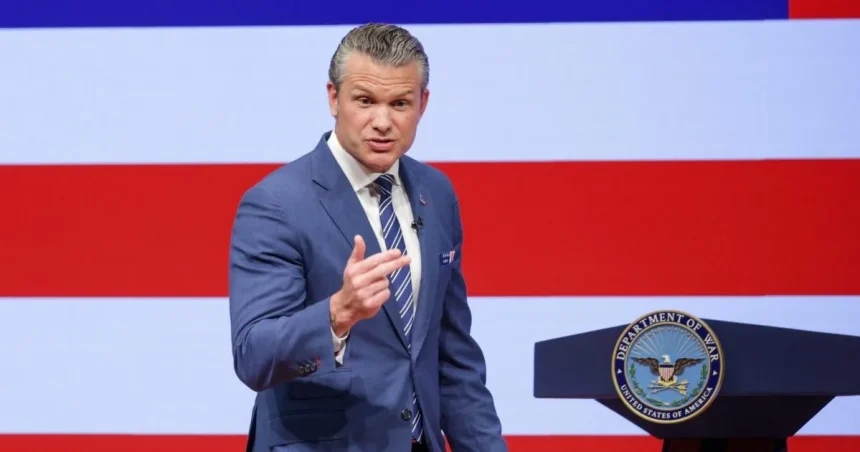 USA prepustia pätinu admirálov a generálov, obnovia spoluprácu s Muskom