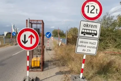 Uzávera mosta pri Michalovciach komplikuje život, podobne pri Komárne