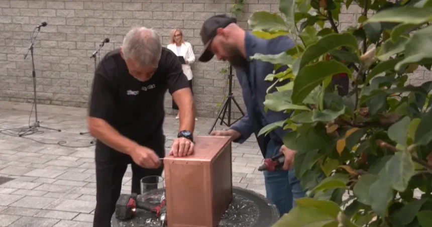 V Banskej Bystrici uložili v Robotníckom dome časovú schránku, otvoria ju o sto rokov