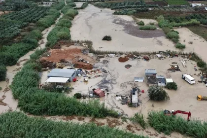 VIDEO: Krétu zasiahli silné búrky, voda strhla pastiera, utopil sa