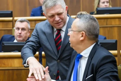 Vláda schválila návrh rozpočtu, zamestnávatelia a odborári ho odmietajú