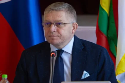 Výsledky volieb politickú mapu Slovenska nezmenili, zhodnotil premiér