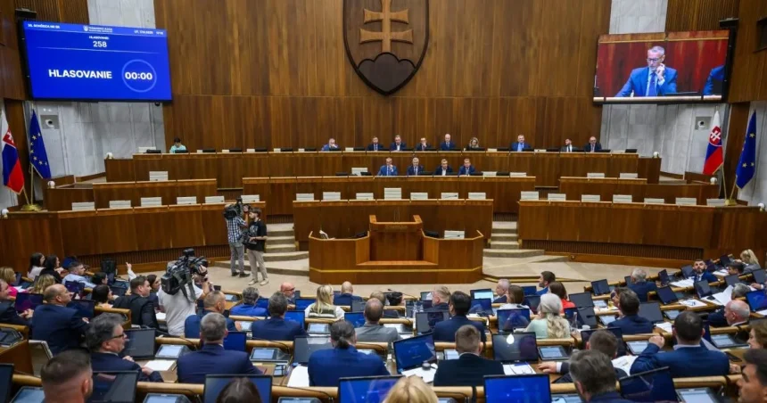 Zrušenie voľby poštou zo zahraničia čaká v parlamente vyše pol roka